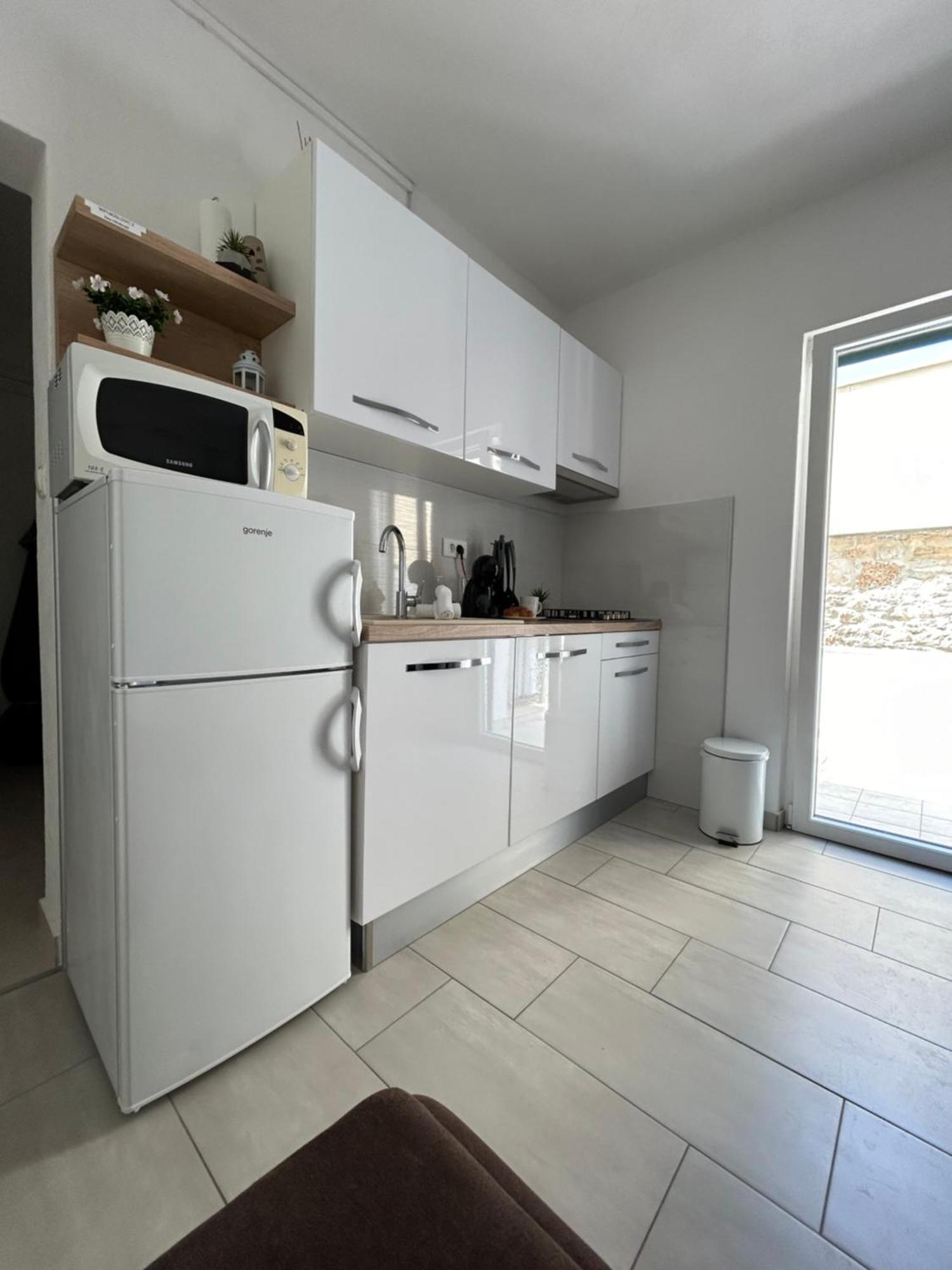 Center Apartments Nikolina Bol Exterior photo